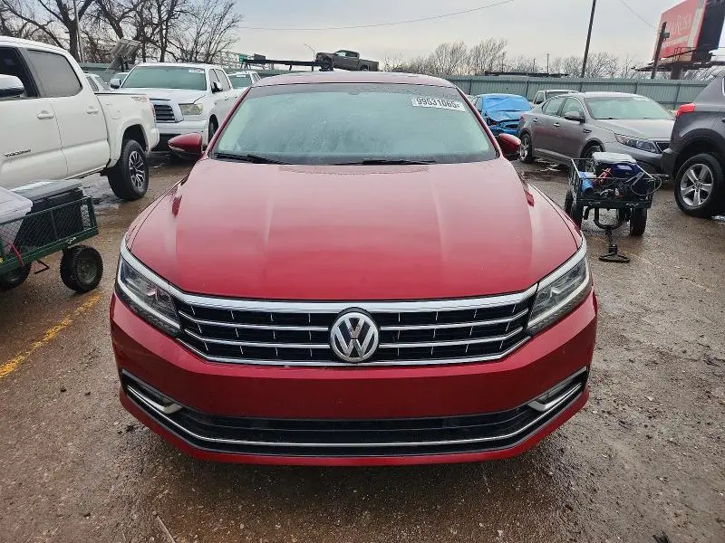 2017 VOLKSWAGEN PASSAT SE  