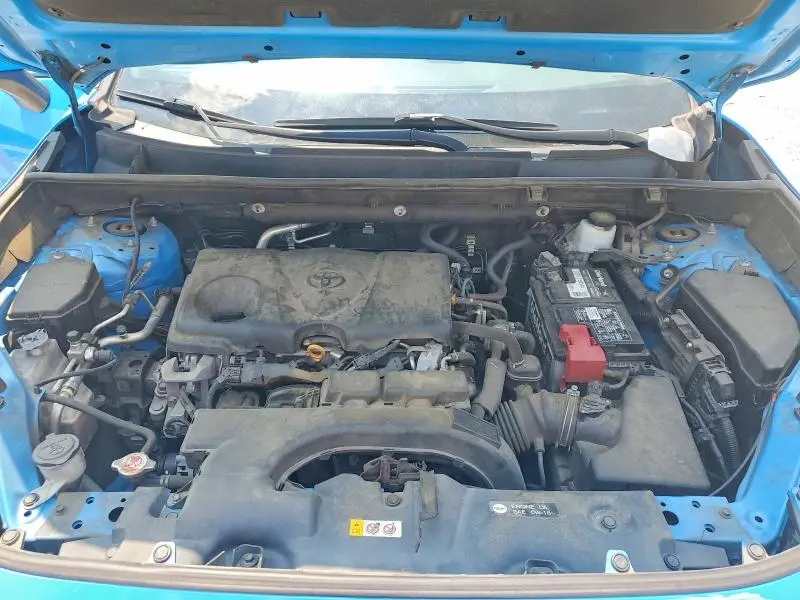 2020 TOYOTA RAV4 XLE  