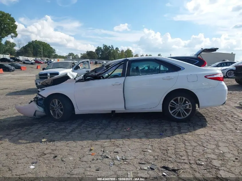 2015 TOYOTA CAMRY SE