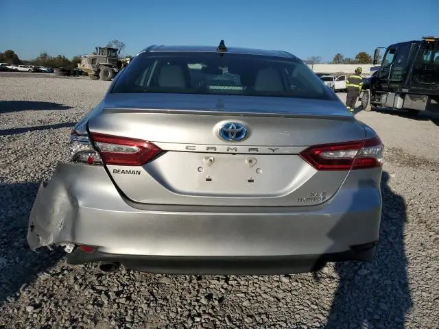 2020 TOYOTA CAMRY XLE  