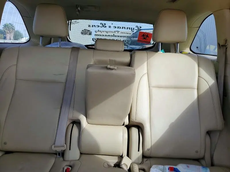 2016 TOYOTA HIGHLANDER XLE  