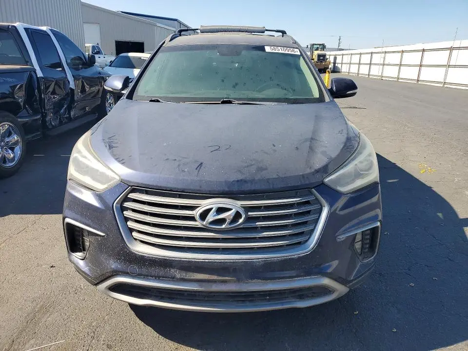 2017 HYUNDAI SANTA FE SE  