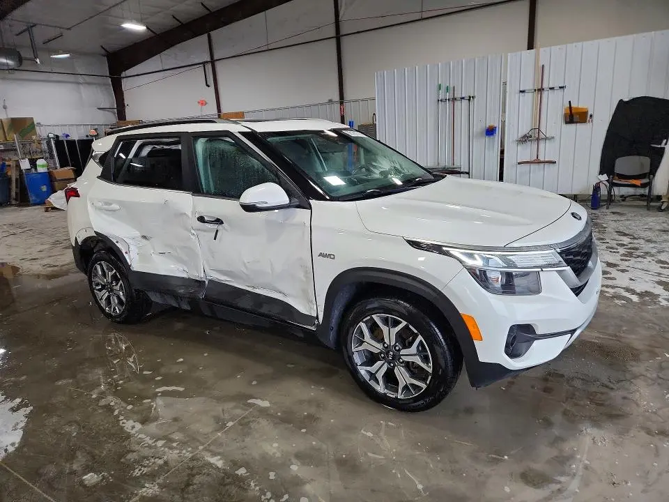 2021 KIA SELTOS EX  