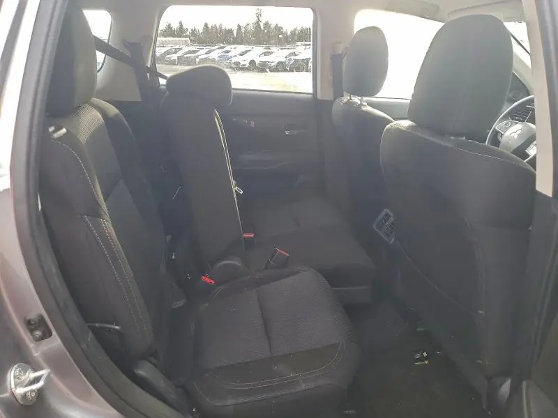 2020 MITSUBISHI OUTLANDER SE  