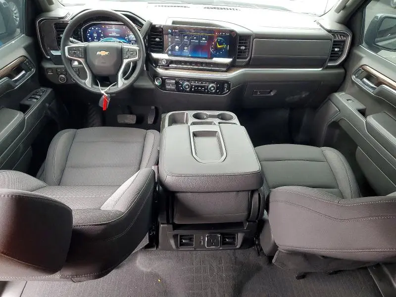 2024 CHEVROLET SILVERADO K1500 LT  