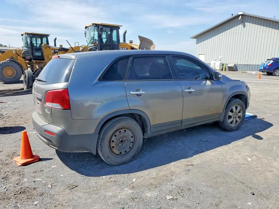 2013 KIA SORENTO LX  