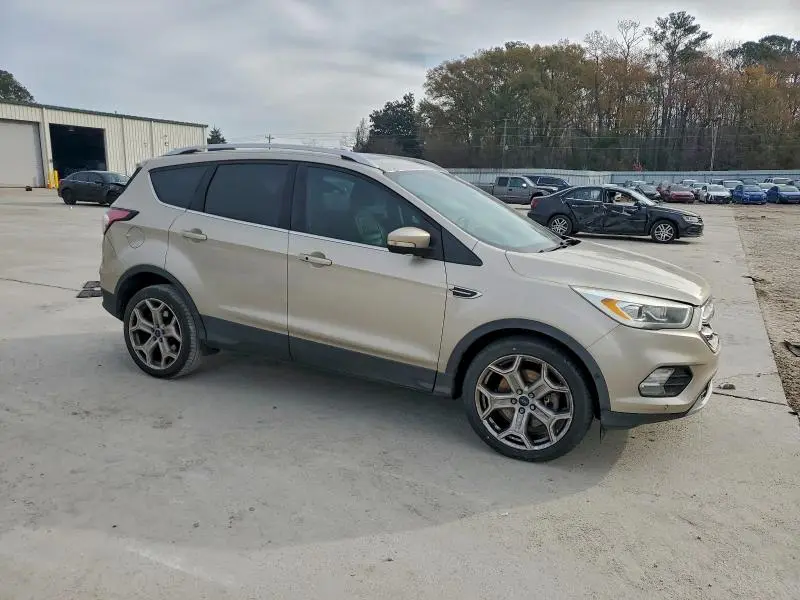 2017 FORD ESCAPE TITANIUM  
