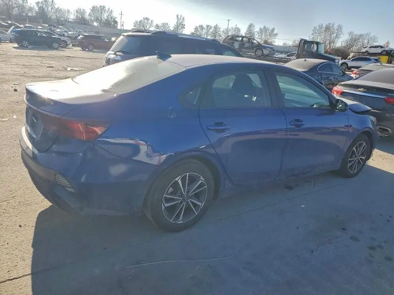 2023 KIA FORTE LX  