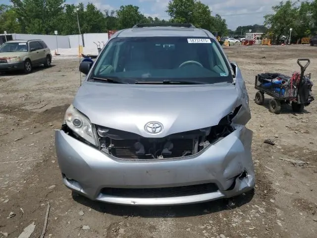 2011 TOYOTA SIENNA XLE  