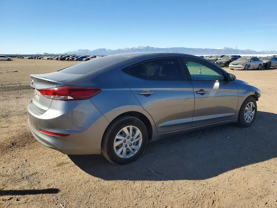 2018 HYUNDAI ELANTRA SE  