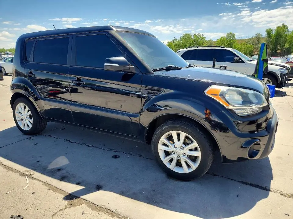 2013 KIA SOUL +  