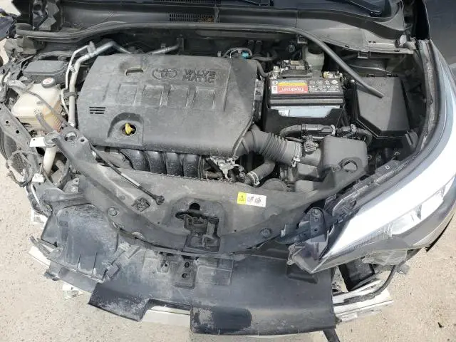 2022 TOYOTA C-HR XLE  