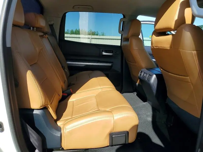 2017 TOYOTA TUNDRA CREWMAX SR5  