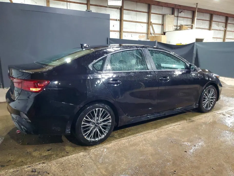 2023 KIA FORTE GT LINE  