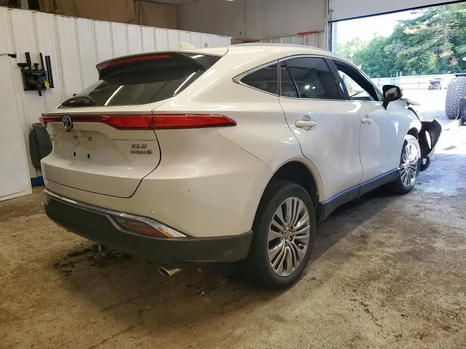 2022 TOYOTA VENZA XLE  