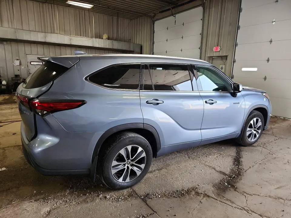 2021 TOYOTA HIGHLANDER HYBRID XLE  