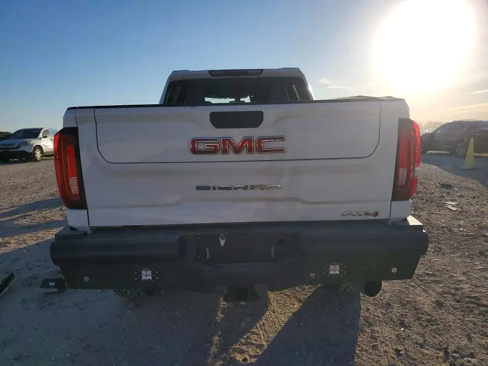 2022 GMC SIERRA K2500 AT4  