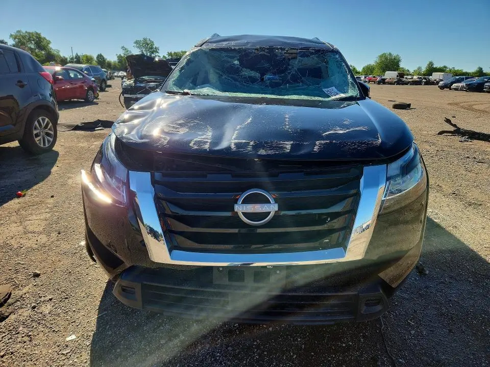 2022 NISSAN PATHFINDER SV  