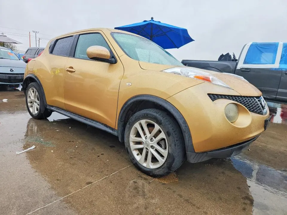 2014 NISSAN JUKE S  