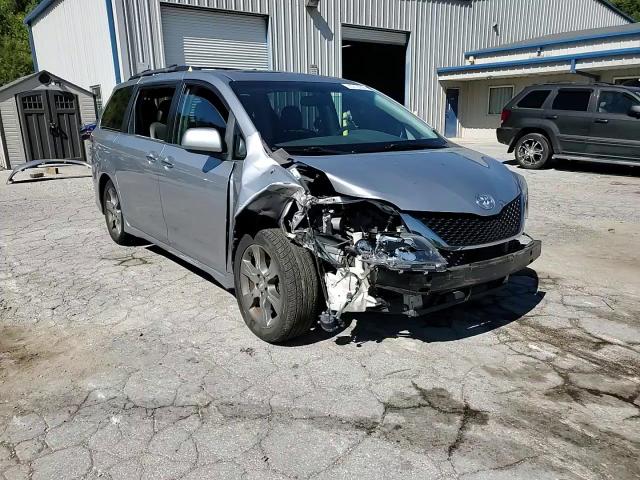 2013 TOYOTA SIENNA SPORT