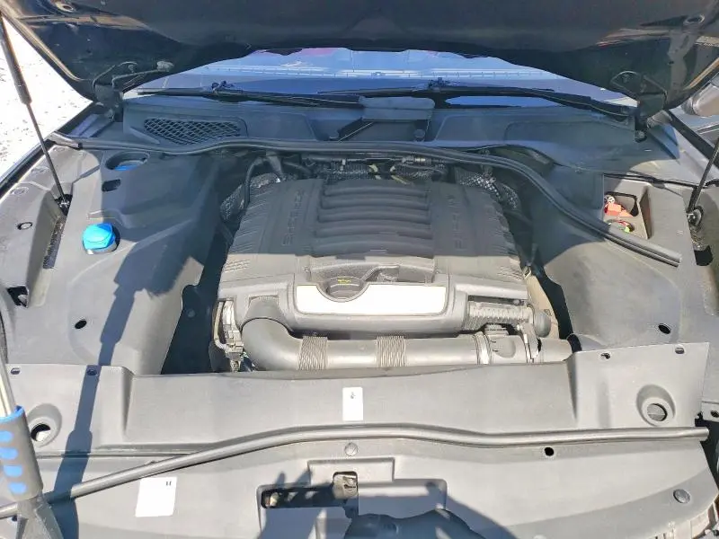 2018 PORSCHE CAYENNE   