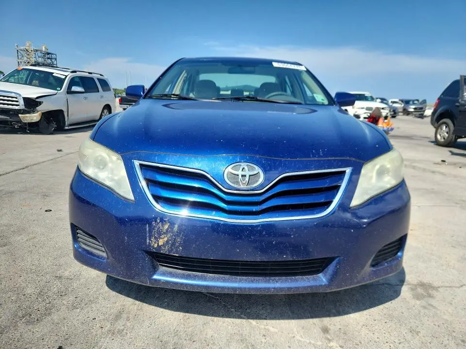 2011 TOYOTA CAMRY LE  