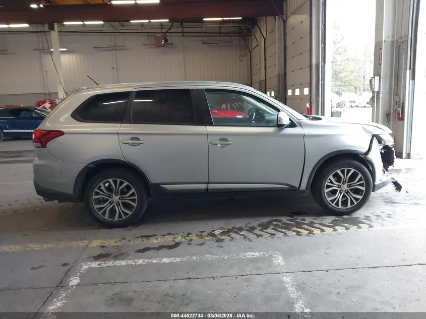 2016 MITSUBISHI OUTLANDER SE