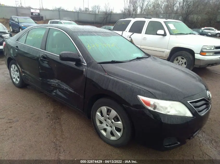 2011 TOYOTA CAMRY 
