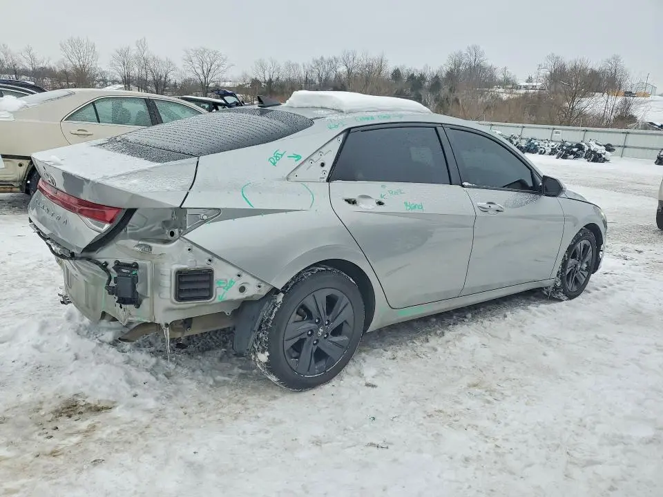 2021 HYUNDAI ELANTRA SEL  