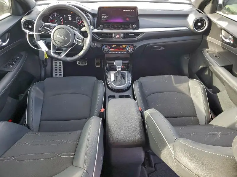 2024 KIA FORTE GT LINE  