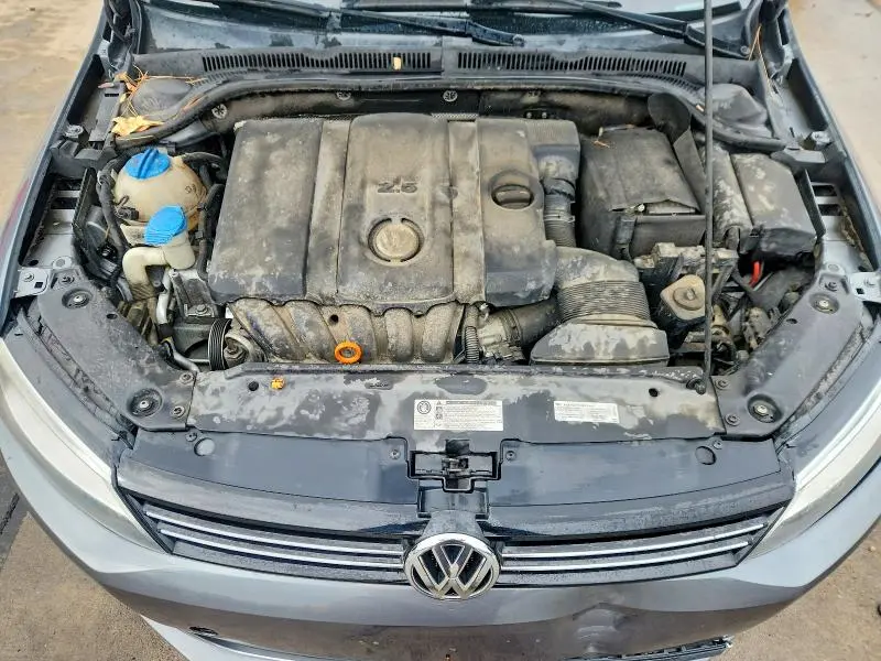 2013 VOLKSWAGEN JETTA SE  