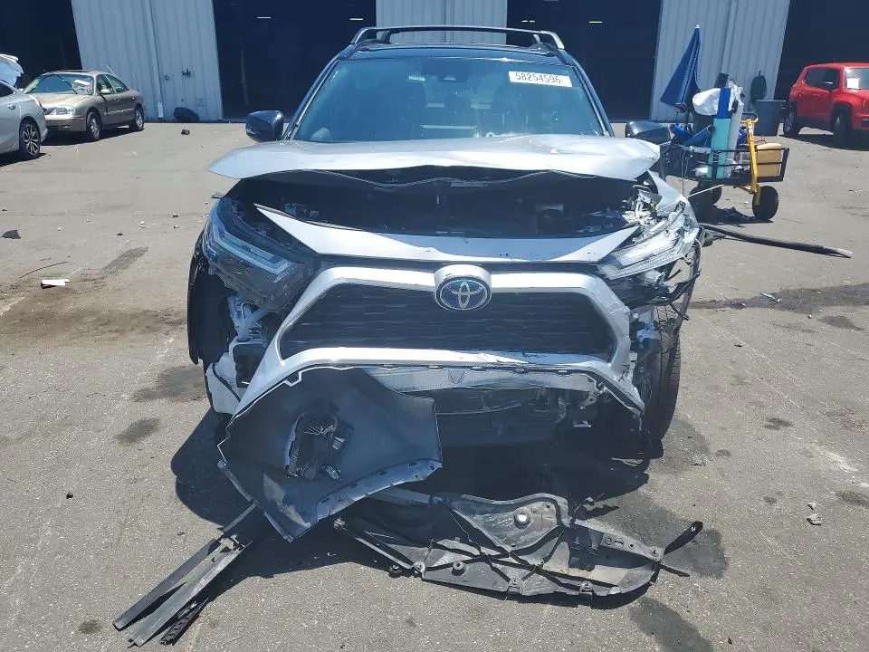 2022 TOYOTA RAV4 XSE  