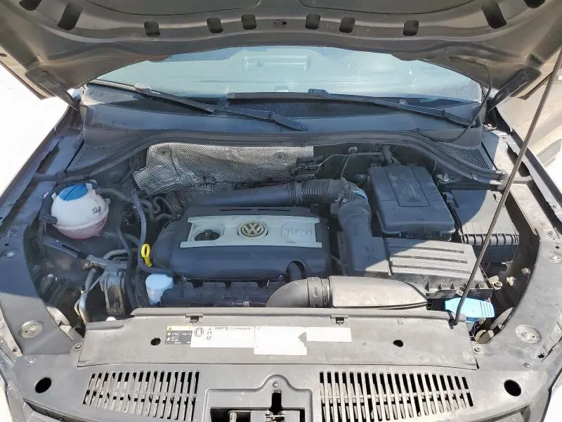 2015 VOLKSWAGEN TIGUAN S  