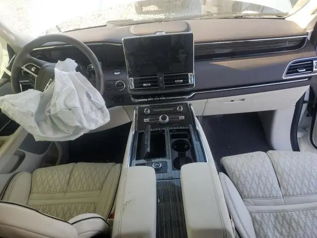 2024 LINCOLN NAVIGATOR BLACK LABEL  