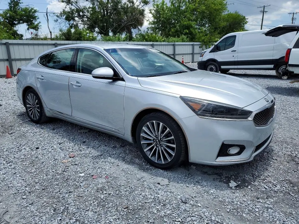 2017 KIA CADENZA PREMIUM  