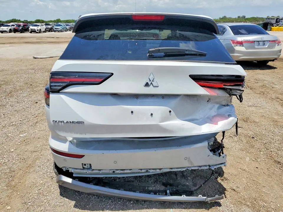 2025 MITSUBISHI OUTLANDER SE  