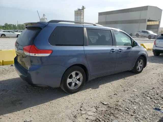 2014 TOYOTA SIENNA LE  