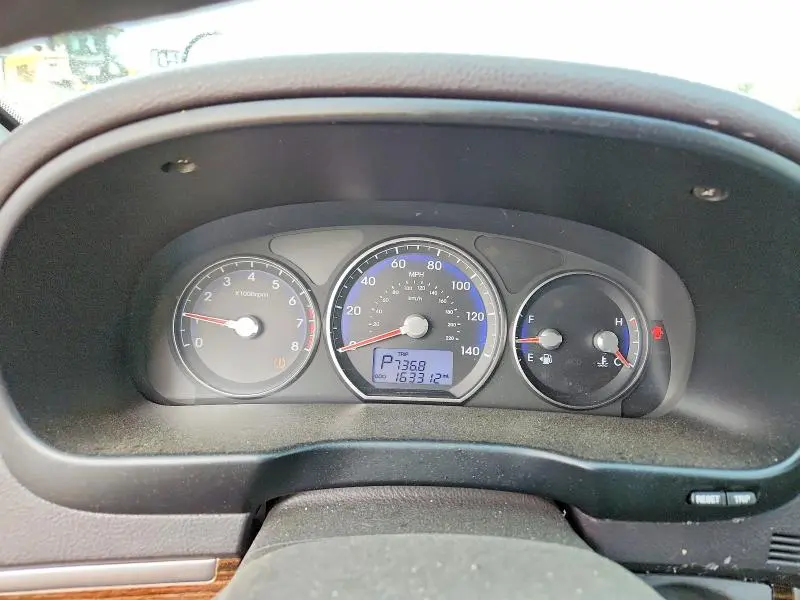 2011 HYUNDAI SANTA FE GLS  