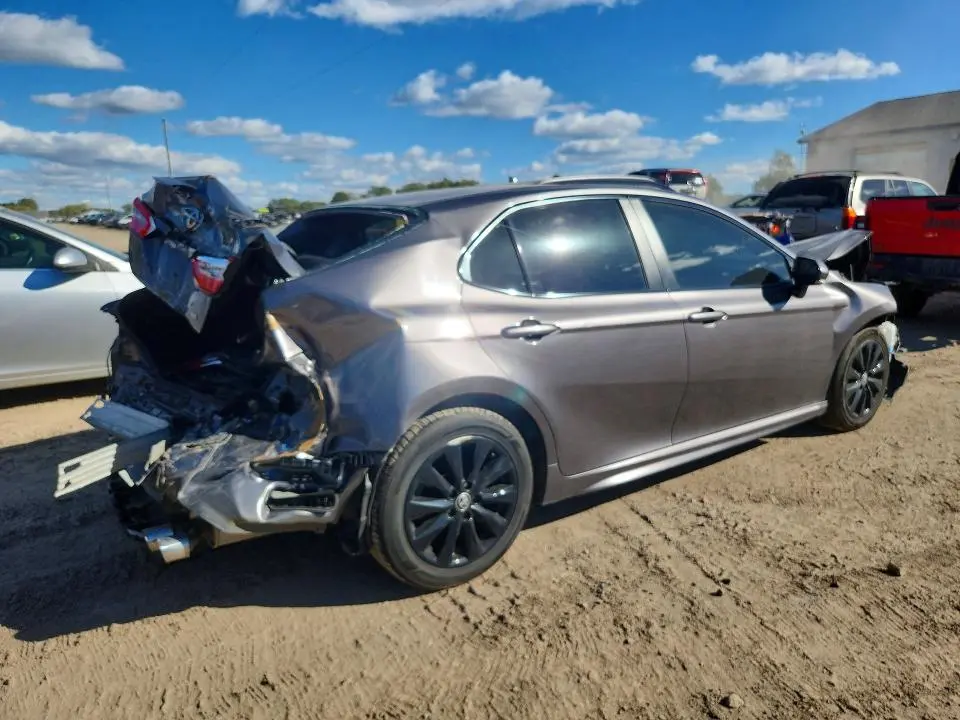 2020 TOYOTA CAMRY SE  