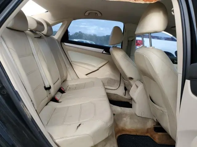 2012 VOLKSWAGEN PASSAT SE  
