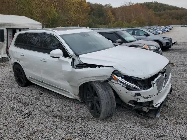 2018 VOLVO XC90 T6  