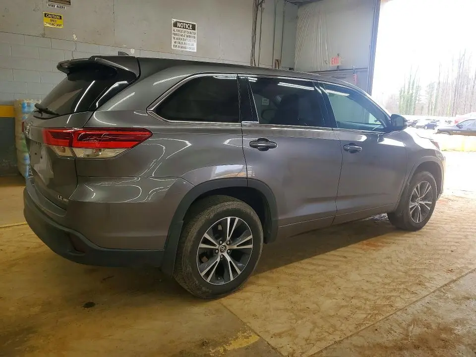 2018 TOYOTA HIGHLANDER LE PLUS  