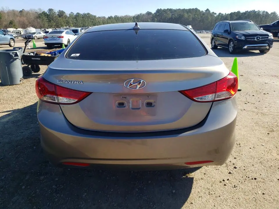 2013 HYUNDAI ELANTRA GLS  