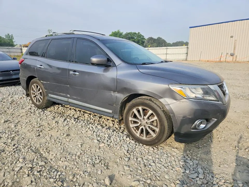 2016 NISSAN PATHFINDER SL  
