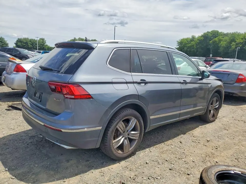 2021 VOLKSWAGEN TIGUAN SE  
