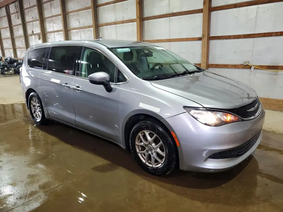 2021 CHRYSLER VOYAGER LX  