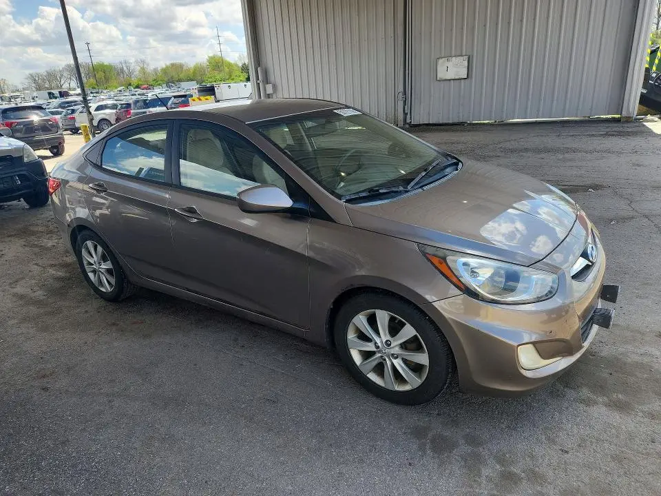 2013 HYUNDAI ACCENT GLS  