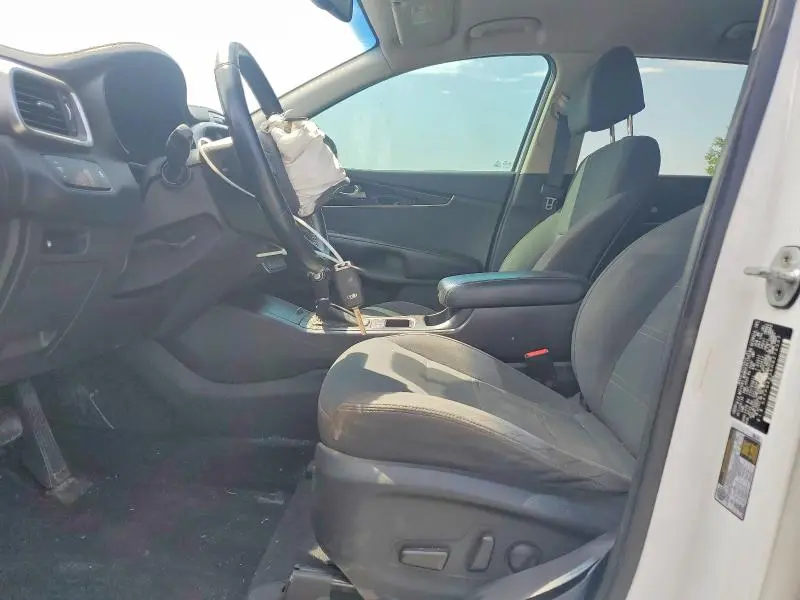 2017 KIA SORENTO LX  
