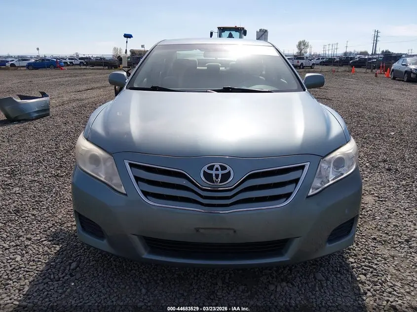 2011 TOYOTA CAMRY LE