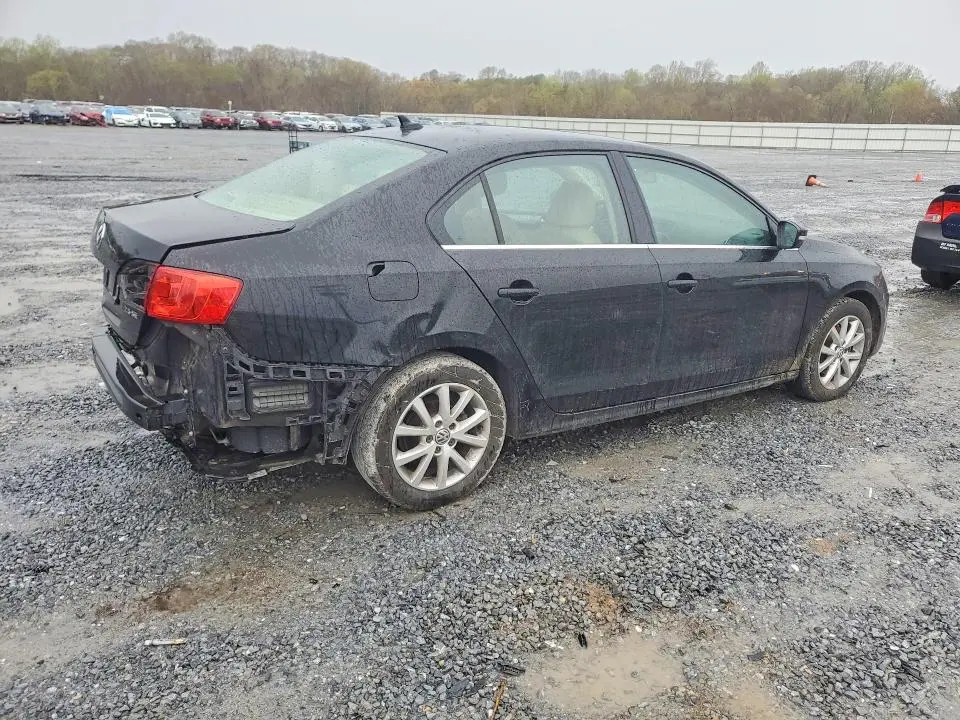 2013 VOLKSWAGEN JETTA SE  